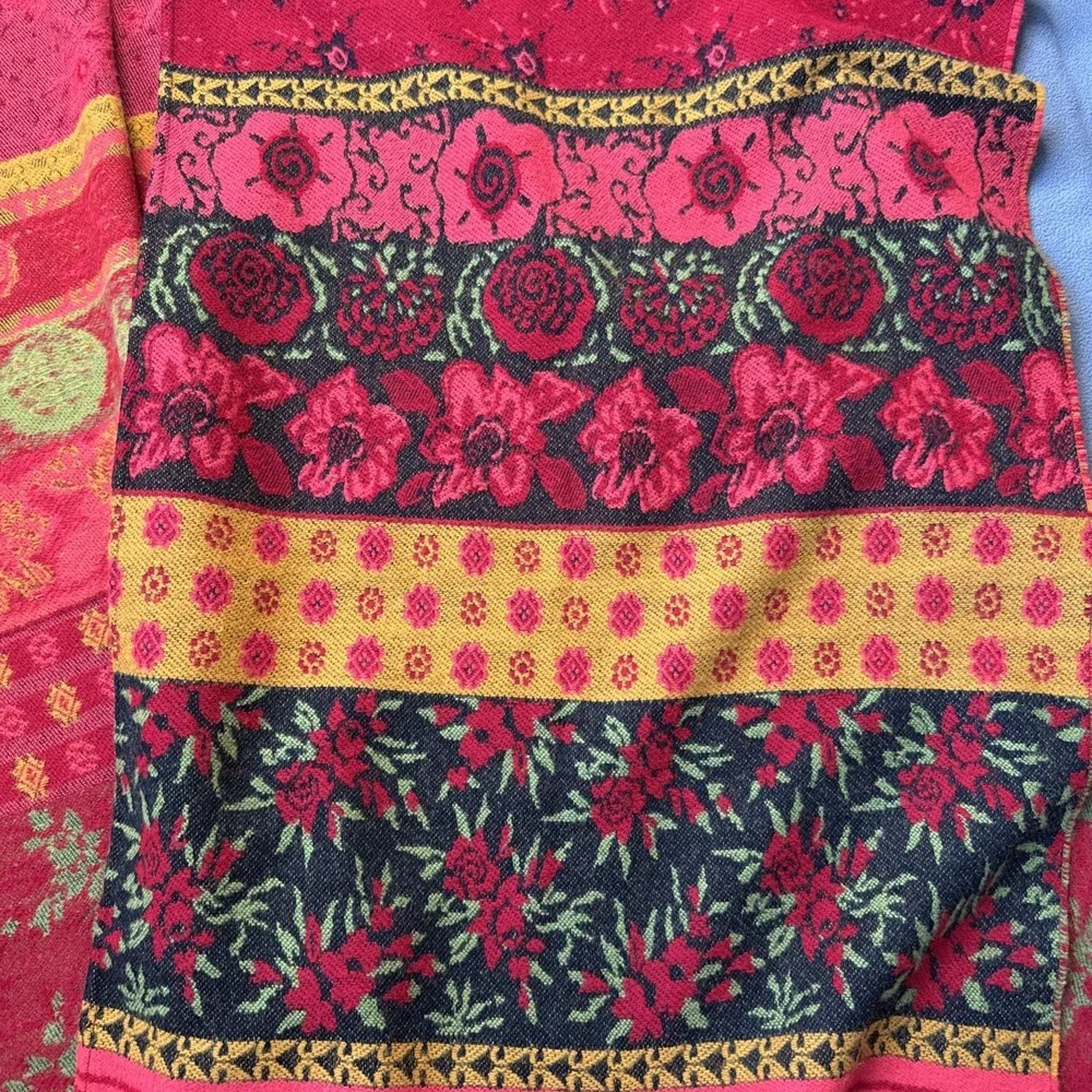 Poncho Wrap Red Floral Rose Tapestry Acrylic Fringed Boho Made‎ In France